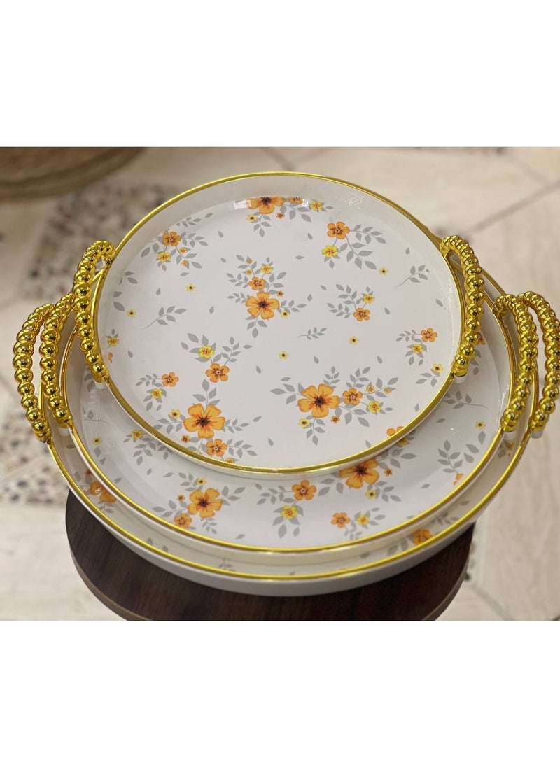 A set of “Flower Bubbles” trays that add a soft and modern touch to your dining room L