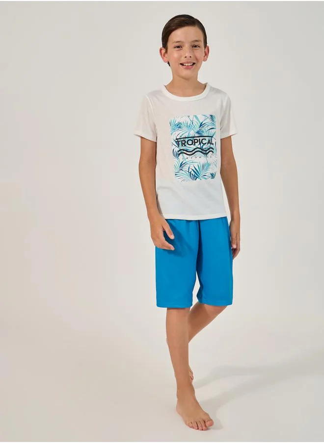 ستايلي Graphic Print T-Shirt and Plain Shorts Set