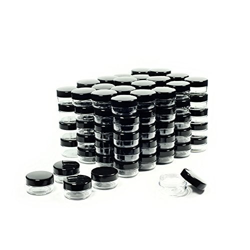 ZEJIA حاويات عينة ZEJIA 10 جرام، 100 حاوية تجميل مع أغطية، برطمانات عينة فارغة قابلة لإعادة التعبئة، حاويات بلاستيكية صغيرة مع أغطية (أسود) - Image 1