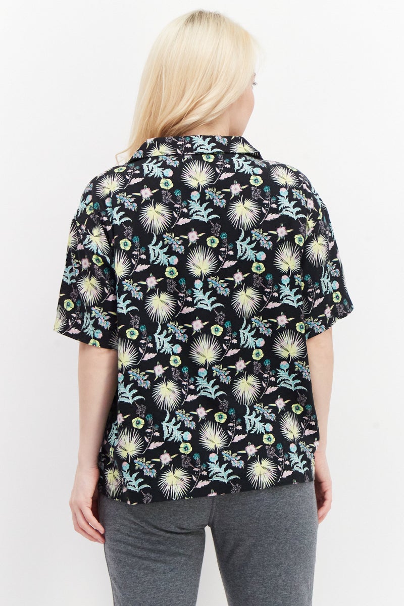 VANS بلوزة نسائية بأكمام قصيرة وياقة مفتوحة، طباعة زهور، مجموعة سوداء - Image 3