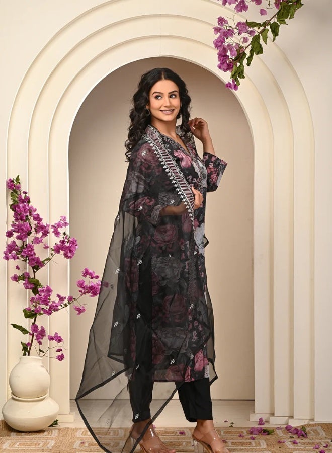 Ishq Behisaab Black Floral Three Piece Salwar Suit | Laced Organza Kurta Set with Lining | Designer Straight V-Neck Pakistani Dress - Image 3