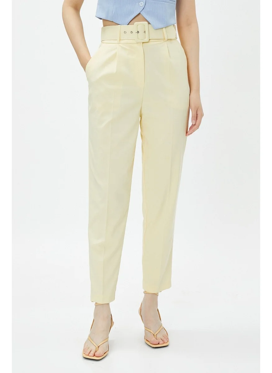 كوتون Women's Pocket Belted Slim Leg Carrot Trousers