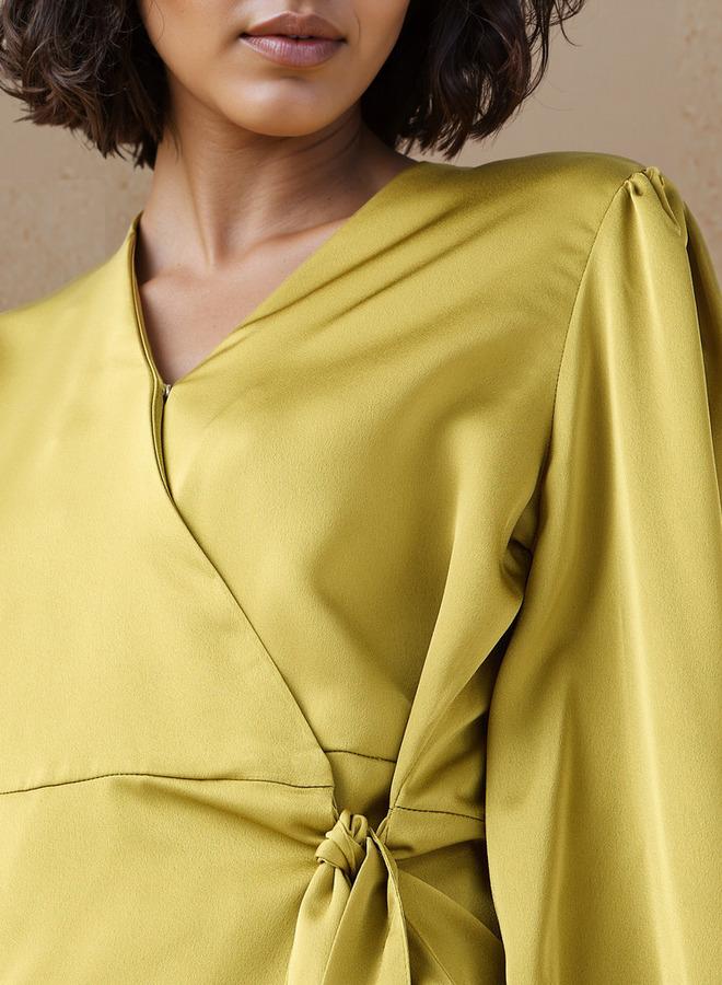 ايكونيك توب نسائي لف بتفاصيل ربط وأكمام طويلة - Image 4