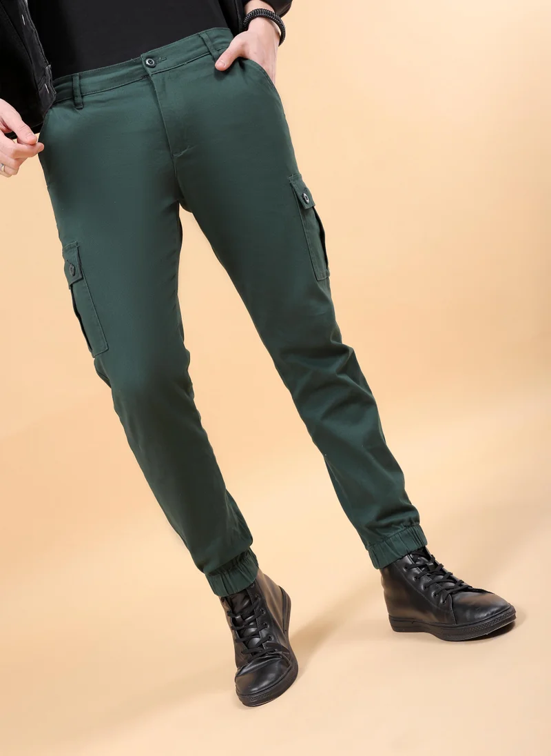ذا انديان كراج كو Men Slim Fit Solid Mid-Rise Stretchable Cuffed Cargos