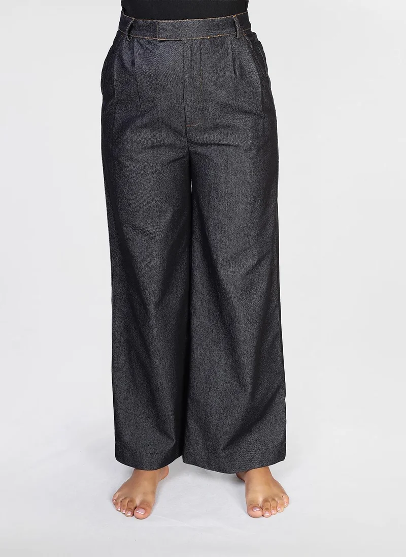 Jimmy Le Bond 2 PC Jeans Suit -of blazer featuring flap pockets and paired with wide-leg trouser and Belt