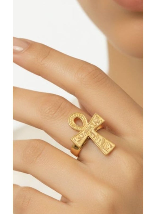 Luxuria An elegant 18-karat gold-plated ring with an antique design inspired by the ancient Egyptian ankh (key of life), suitable for both men and women. Made of solid stainless steel, this ancient Egyptian protection ring is one size fits all. - Image 2