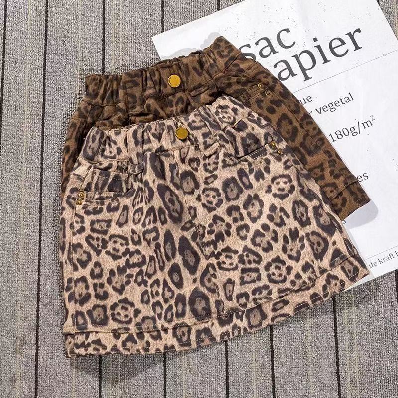 Girls Spring and Autumn Leopard Print Short Skirt 2025 New Childrens Western Style All-match Small and Medium-sized Childrens Bottoming Skirt 4999#A leopard print khaki 