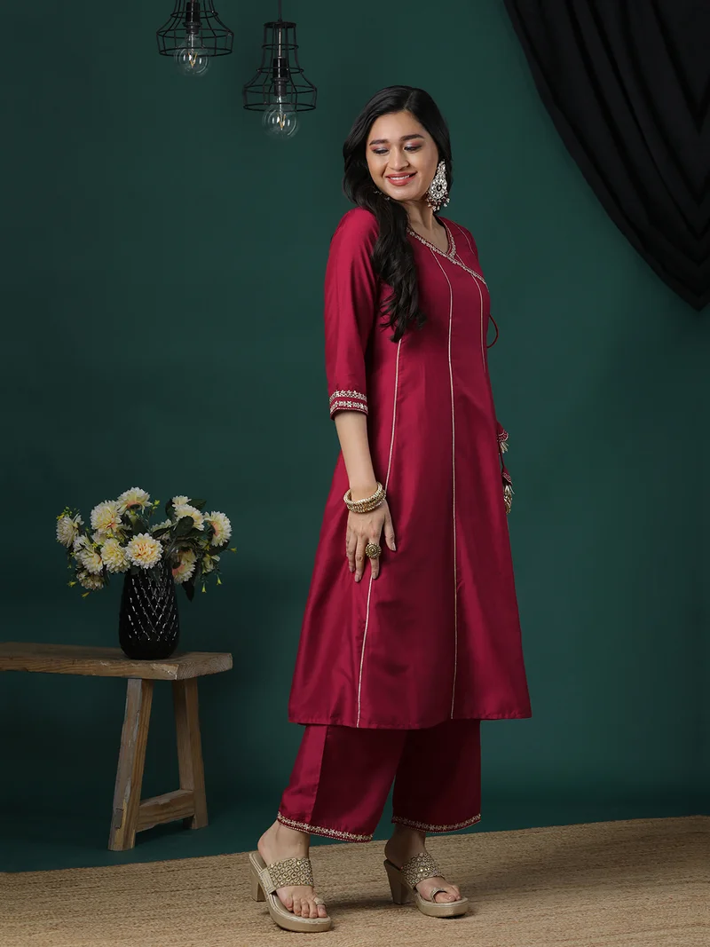 جلو باص Women Floral Embroidered Angrakha Thread Work Kurta With Trousers