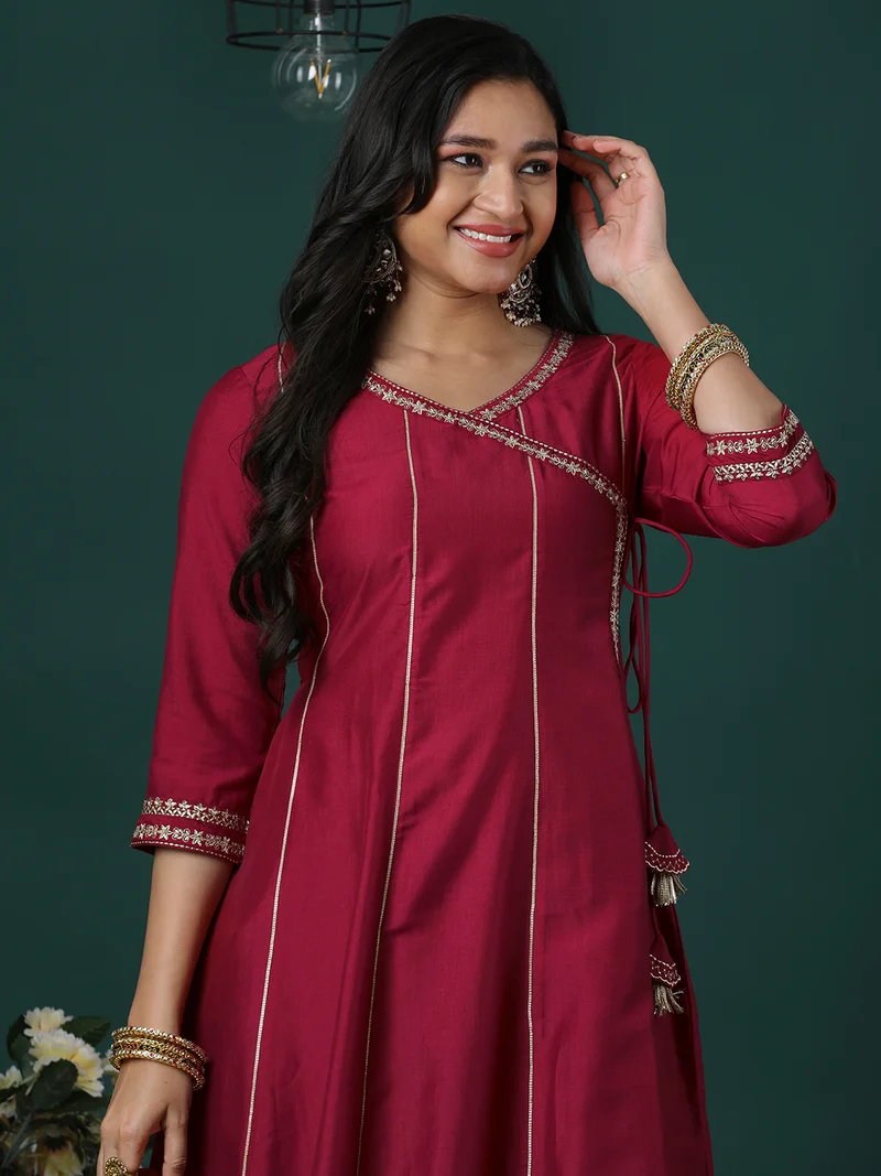 جلو باص Women Floral Embroidered Angrakha Thread Work Kurta With Trousers