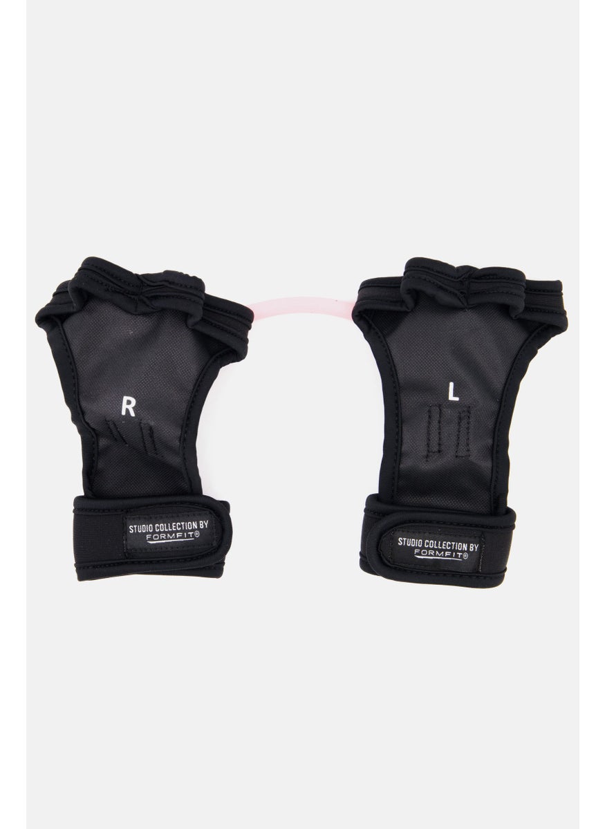 Formfit - Women 2 In 1 Resistance Gloves, Black - Image 1