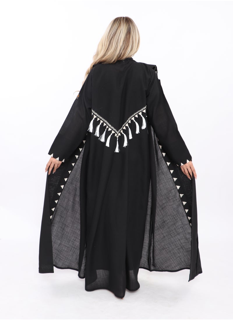 Black abaya with white triangle embroidery on the back and front - pzsku/ZA768D9EC748DE742C4FEZ/45/_/1717012311/0a4097ab-3866-4245-aafb-22e34419479a