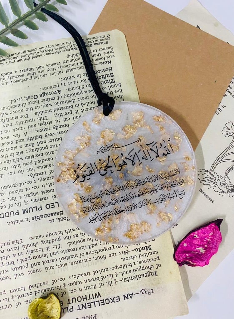 An elegant One-sided Car Pendant Embroidered With Gold Leaf From Luxurious Resin - Image 4