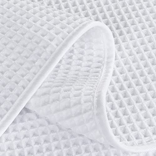 POLYTE Microfiber Lint Free Washcloth Face Towel, 13 x 13 in, 4 Pack (Waffle Weave) - Image 3