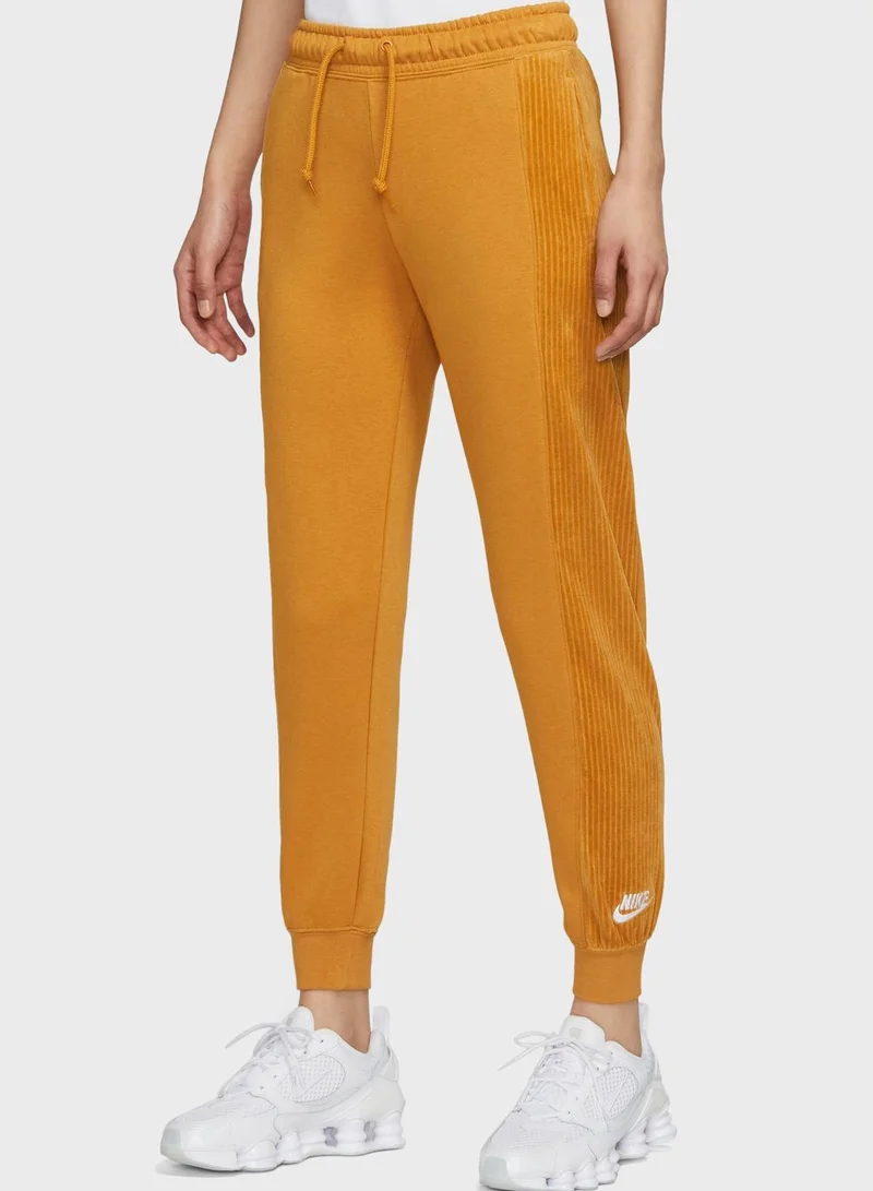 Nike NSW Heritage Velour Sweatpants