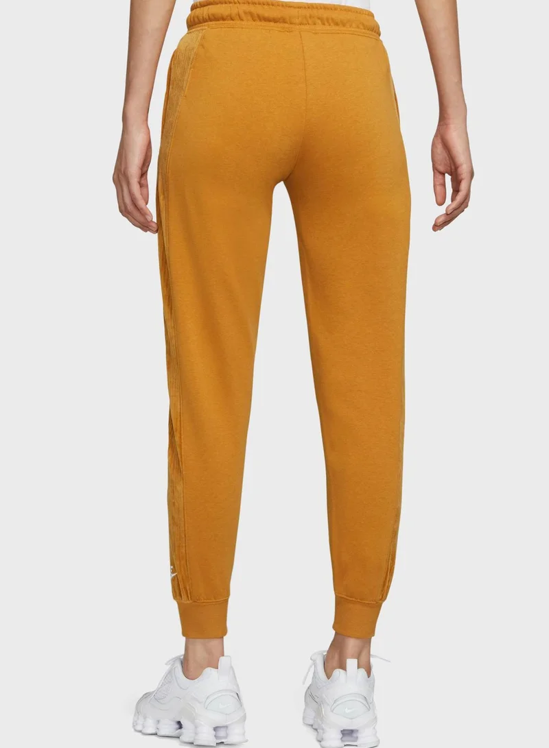 Nike NSW Heritage Velour Sweatpants