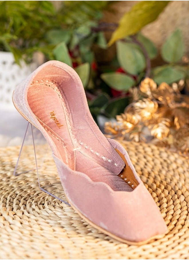 Women Pink Velvet Plain Mojari - pzsku/ZA7703656246F5E085BCDZ/45/_/1734956839/8b99d50a-8ea7-4062-bd34-2fc9cb29765b