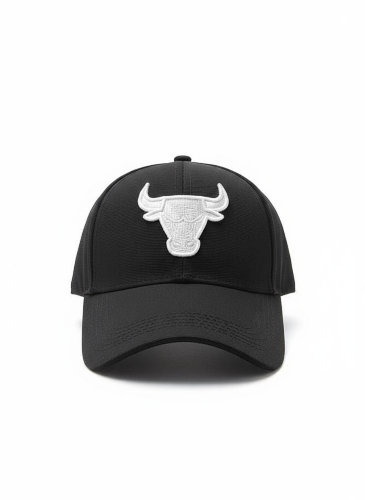 بريميم قبعة بيسبول مطرزة وقابلة للتعديل بشعار الثور باللونين الأبيض والأسود - Image 1