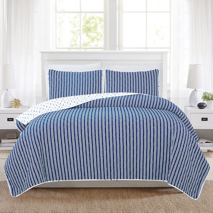 MARKET PLACE 2 PIECE REVERSIBLE QUILT SET WITH SHAM ALLSEASON SOFT LIGHTWEIGHT BEDSPREAD WITH MODERN STRIPED PATTERN NORA COLLECTION TWIN WHITENAVY