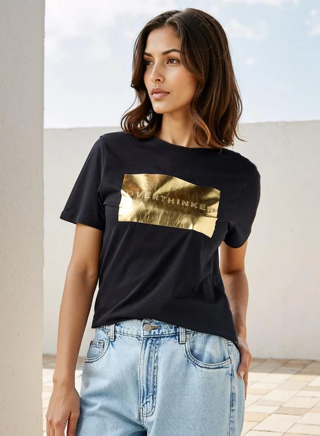 سبلاش فيڤ تيشيرت بياقة مستديرة بطبعة فويل