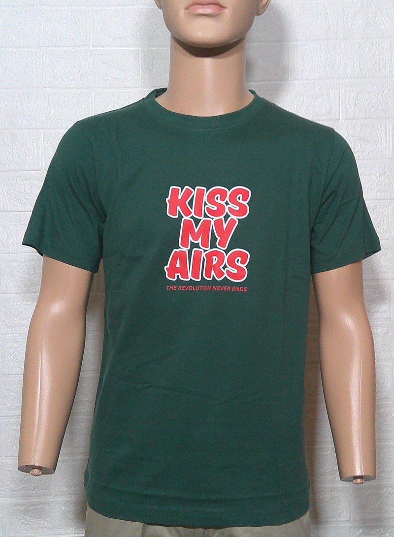تي شيرت مطبوع عليه KISS MY AIRS 09 برقبة على شكل حرف R للجنسين  - Image 1
