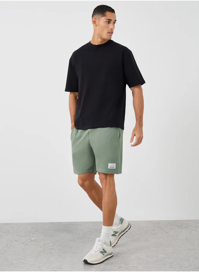 Styli Styli Badge Detail Regular Fit Terry Shorts