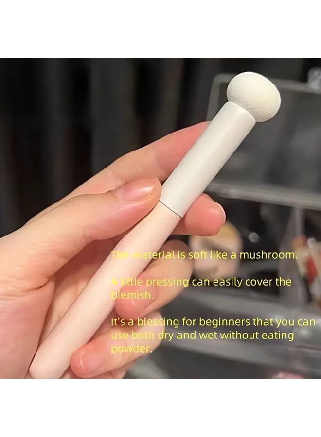 فرشاة كونسيلر صغيرة للفطر ذات استخدام مزدوج للرطب والجاف لتصحيح الهالات السوداء تحت العين - Image 1