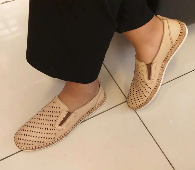 بولدوزر 231746 Women's Genuine Leather Laser Comfort Shoes