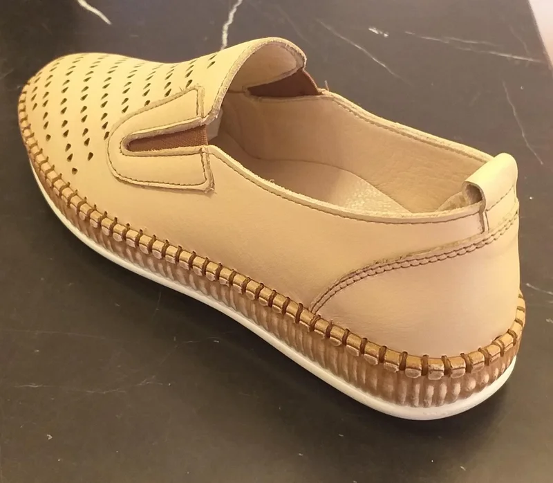 بولدوزر 231746 Women's Genuine Leather Laser Comfort Shoes