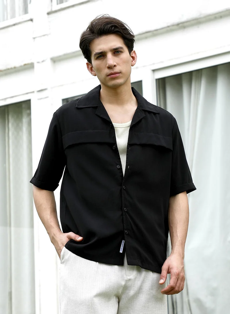 كامبوس سوترا Men's Black Cuban Collar Short Sleeve Shirt