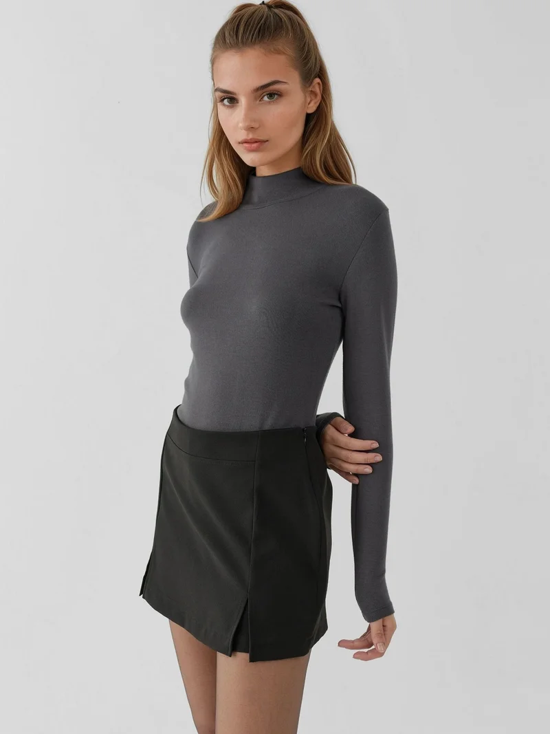 زوبعة شورتات قصيرة بخصر عالٍ وشقين مزدوجين