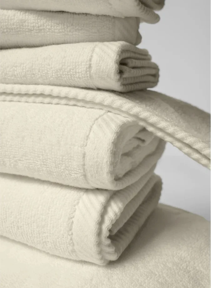 1Chase Premium SPA,GYM,POOL, SALOON Towels.100% Cotton Bath Towel Pack of 2 70x140Cm 650 GSM White