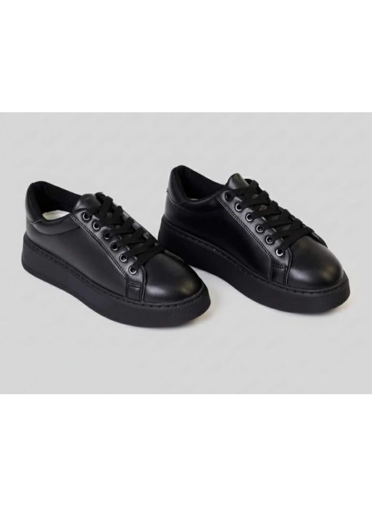 Amza black flat sneaker for every day use - Image 1