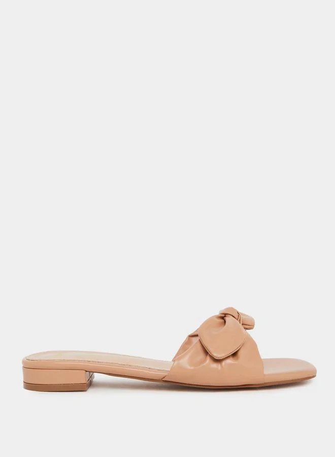 Styli Styli Bow Accent Flat Sandals