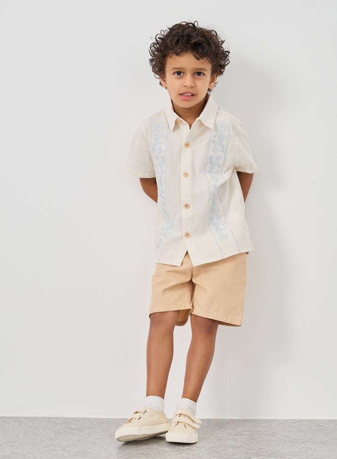 ستايلي قميص ستايلي بأزرار وياقة عريضة مطرزة - Image 2