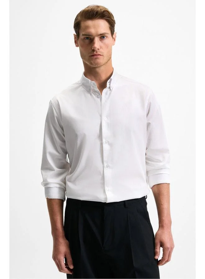 Grimelange RISTO Men's Button-Down Shirt with Collar and Cuffs, White, Made from Fabric that Minimizes Ironing Need After Washing.