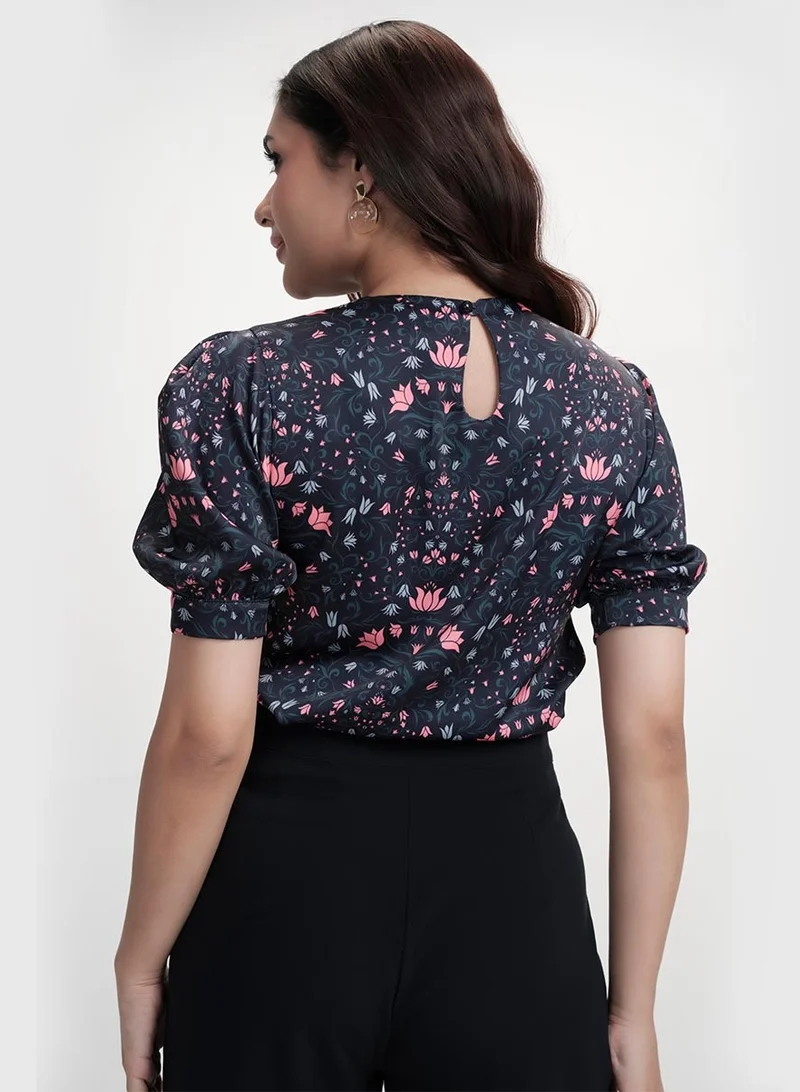 Zigzag Short Puffed Sleeve Printed Satin Blue Top