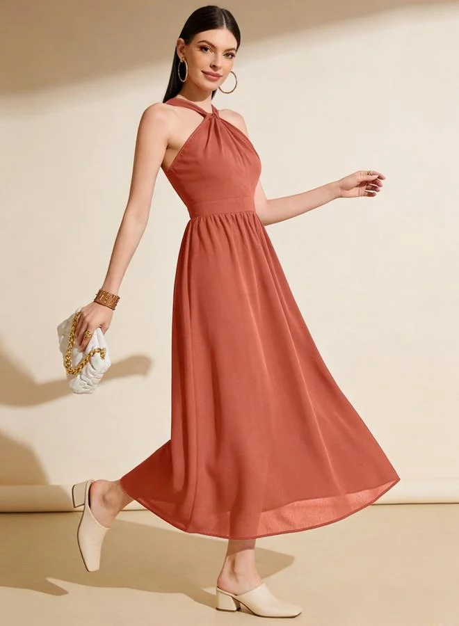 تايك تو فستان ميدي مرجاني بياقة هولتر وحافة واسعة