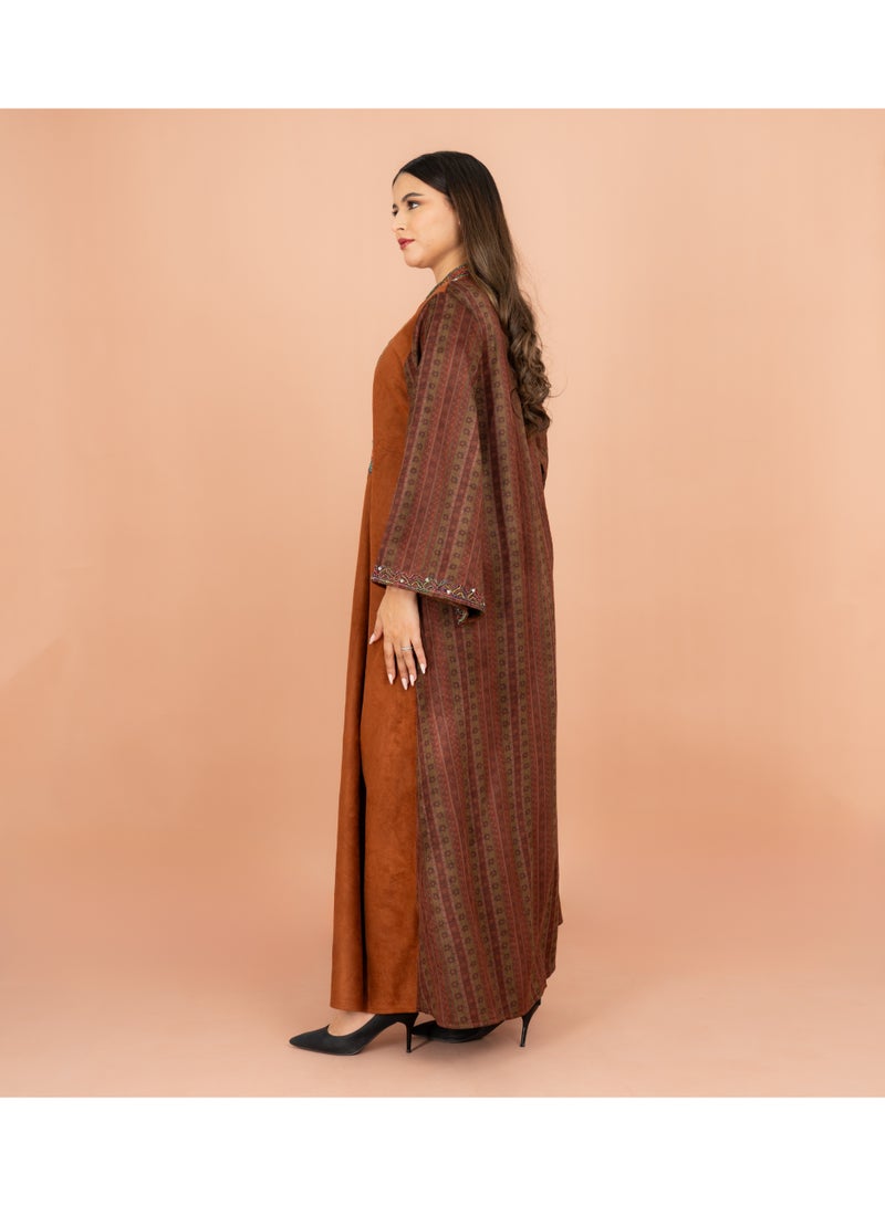 اكسا جلابية شتوية سادة مطرزة بألوان زاهية - Image 3