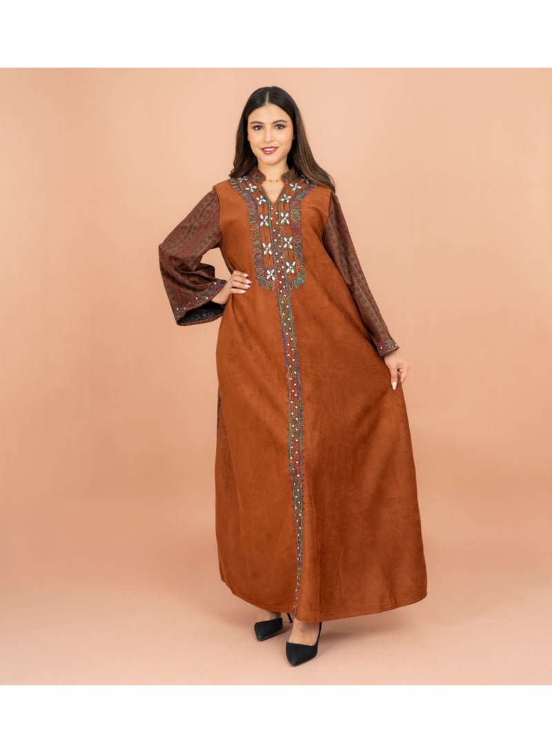 اكسا جلابية شتوية سادة مطرزة بألوان زاهية - Image 1