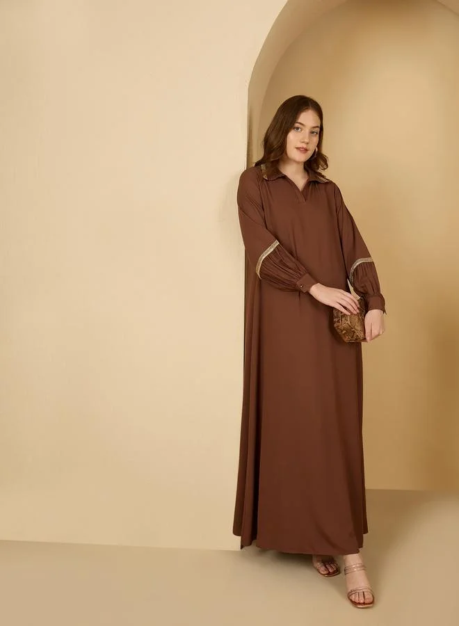 ستايلي جلابية ستيل بياقة مزينة بالدانتيل