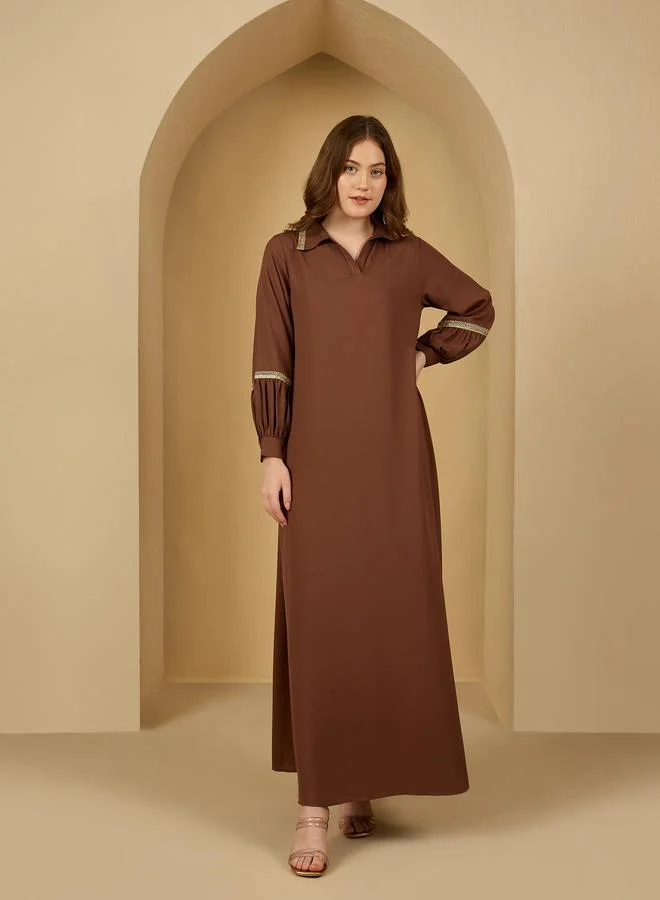 ستايلي جلابية ستيل بياقة مزينة بالدانتيل