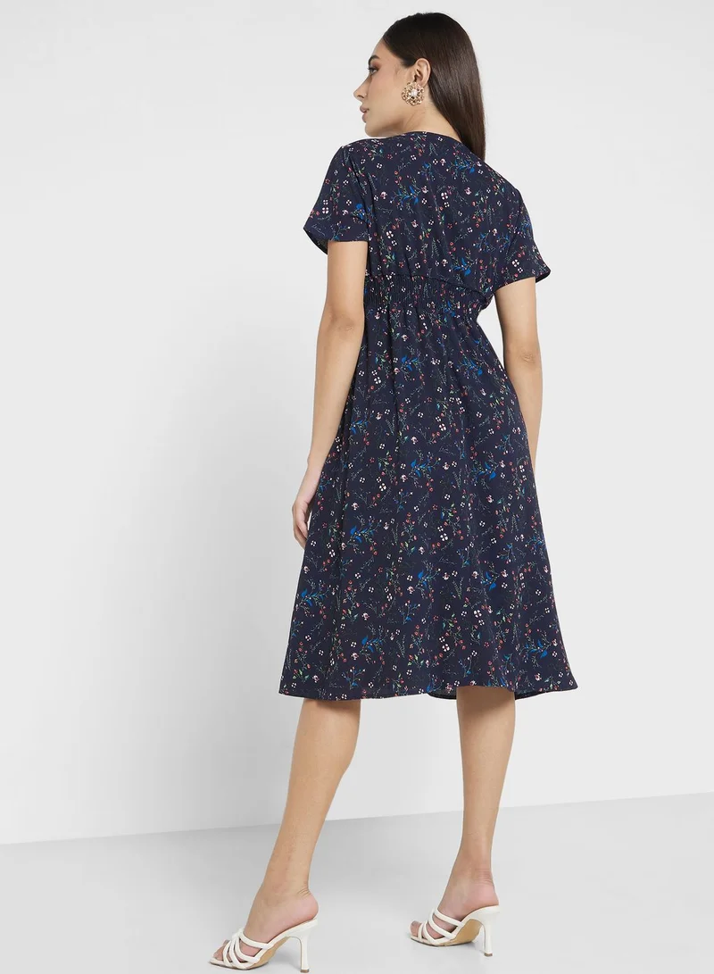 ايلا فستان بطباعة ديتسي