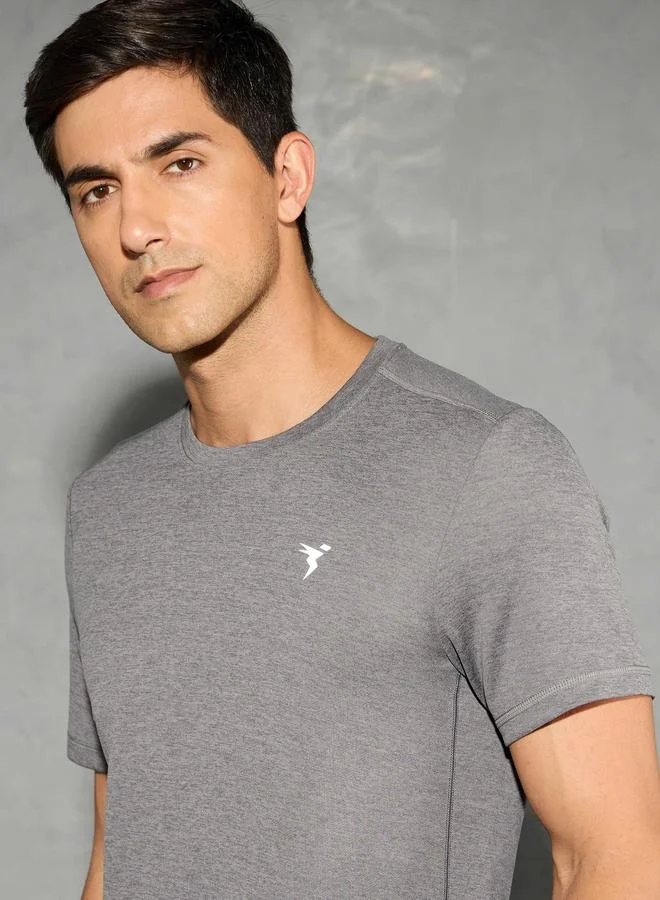 تكنوسبورت تيشيرت تكنوسبورت رجالي بياقة دائرية بقصة ضيقة بلون سادة