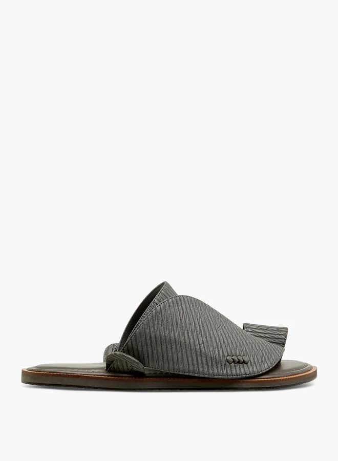 Al Waha Men Textured Slip-On Arabic Sandals with Toe Loop