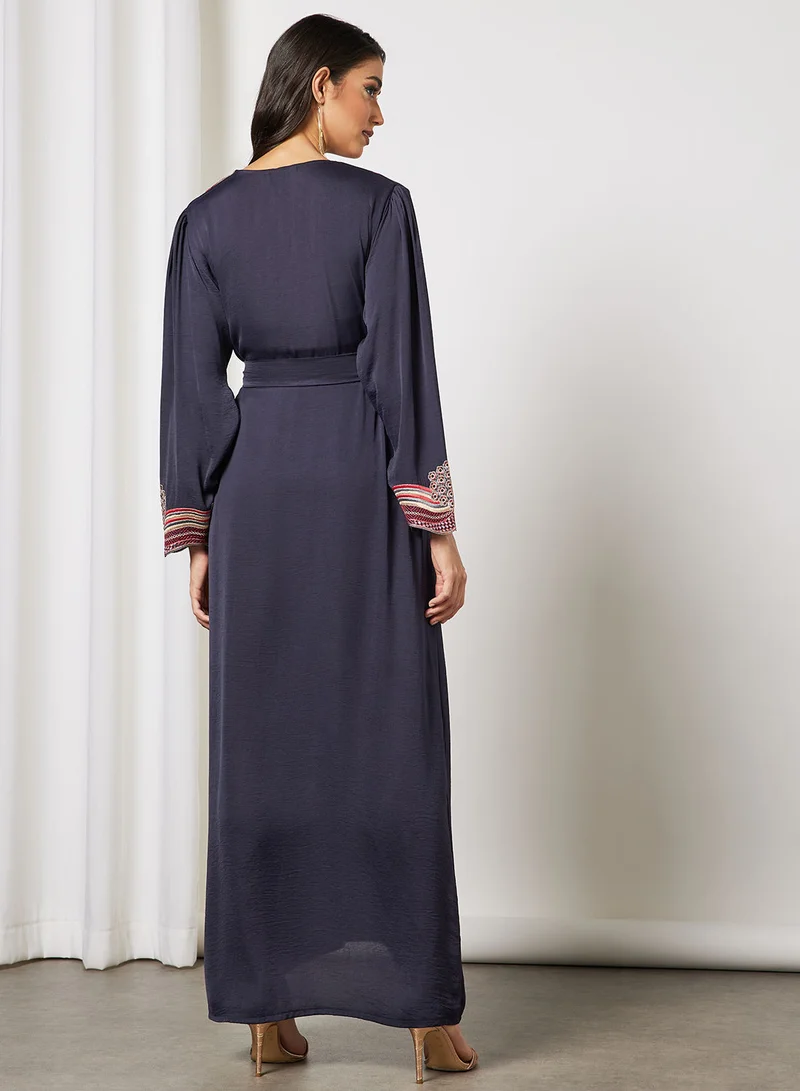 Hayat Jalabiya With Peacock Embroidery And Belt
