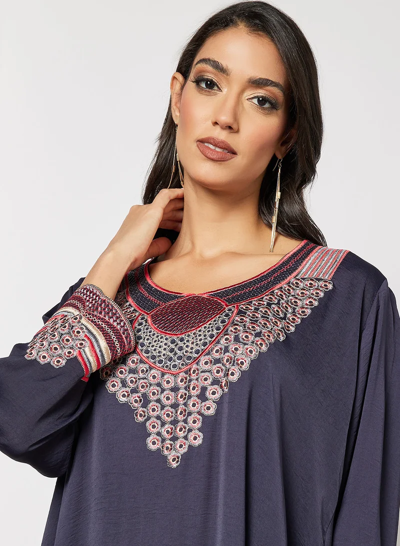 Hayat Jalabiya With Peacock Embroidery And Belt