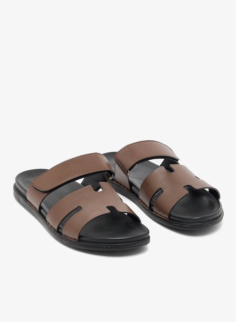 روبرت وود صنادل مريحة بنعل داخلي منزلق