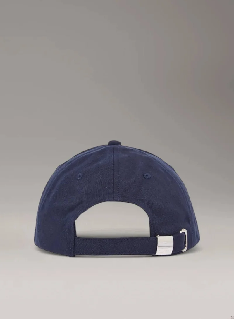 كالفن كلاين قبعة كاب من نسيج التويل