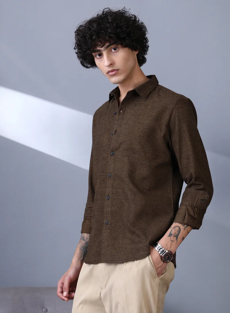 Campus Sutra Campus Sutra Men's Coffee Brown Solid Regular Shirt For Casual Wear | Spread Collar | Long Cuffed Sleeves | Button Closure | Shirt Crafted With Comfort Fit For Everyday Wear