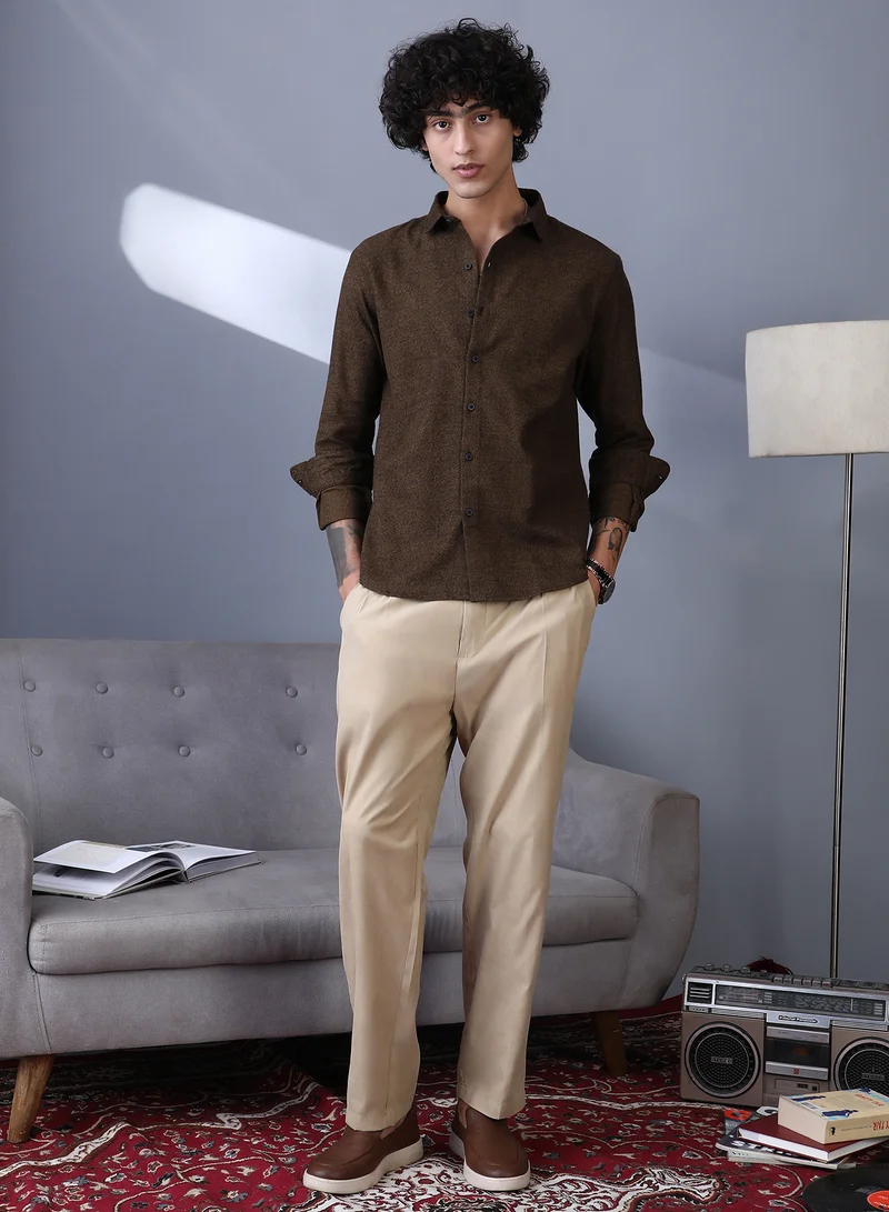 Campus Sutra Campus Sutra Men's Coffee Brown Solid Regular Shirt For Casual Wear | Spread Collar | Long Cuffed Sleeves | Button Closure | Shirt Crafted With Comfort Fit For Everyday Wear